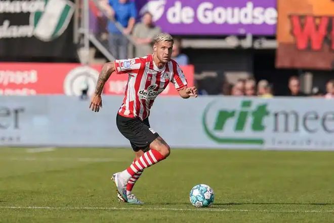 阿贾克斯期待在客场夺取比利亚雷亚尔胜利