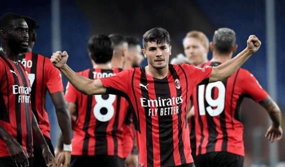 世界杯预选赛首回合爆出冷门!上海海港横扫AC米兰,争冠形势突变的简单介绍